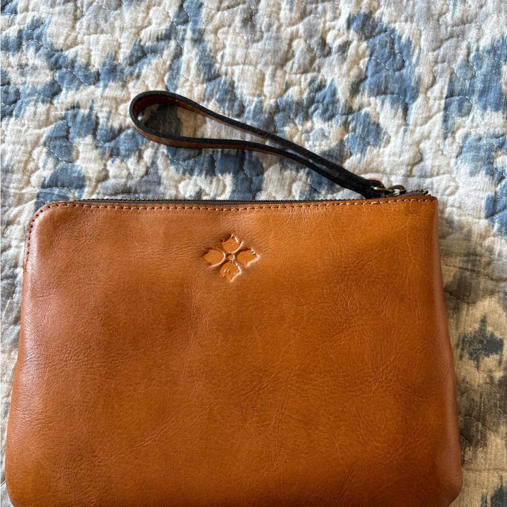 Patricia Nash Brown Embossed Leather Wristlet - Picture 3 of 5